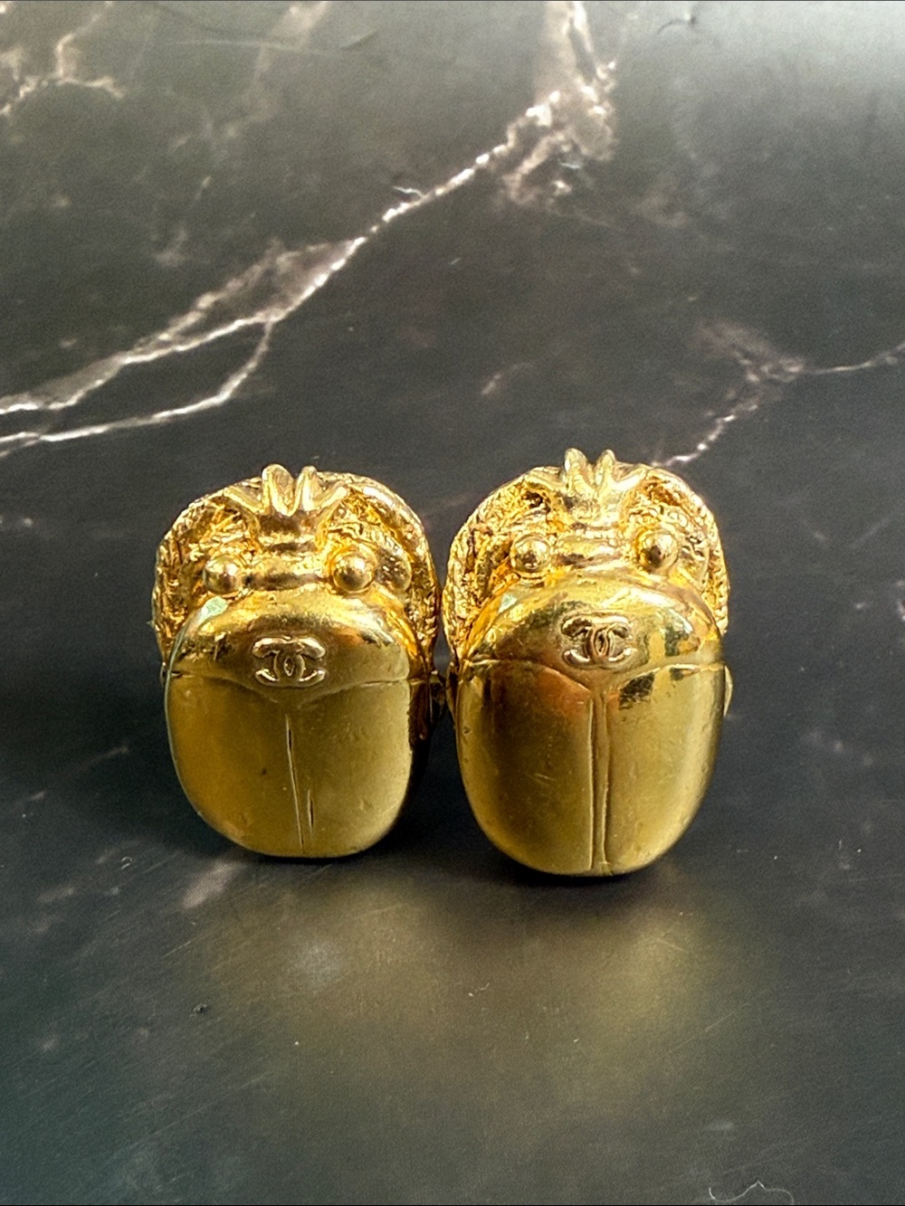 CHANEL Gold Scarab Clip-On Earrings - Shiny Gold Tone